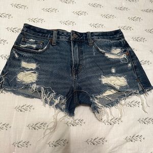 Abercrombie and Fitch low rise distressed denim short ~size 26(2)